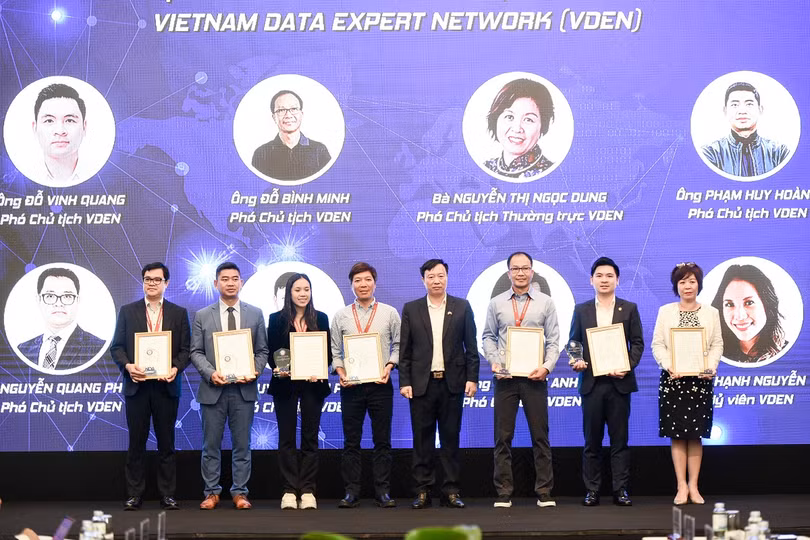 Lễ ra mắt Ban lãnh đạo Mạng lưới chuyên gia dữ liệu toàn cầu VDEN