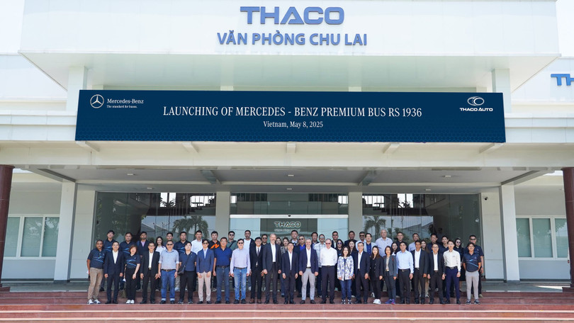 Chụp hình lưu niệm tại KCN THACO Chu Lai
