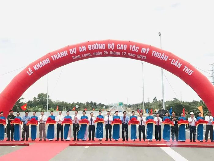 Lễ Khánh thành dự án đường bộ cao tốc Mỹ Thuận – Cần Thơ.