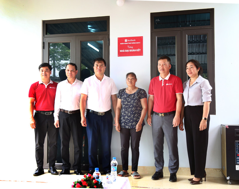 SeABank ban giao nha cho tinh Hoa Binh (2).JPG