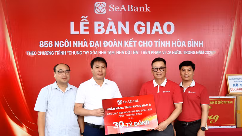 SeABank bàn giao 856 căn nhà đại đoàn kết cho tỉnh Hòa Bình
