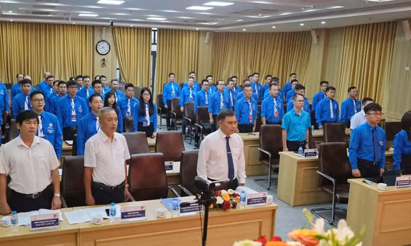 Các Đại biểu tham dự Đại Hội Đoàn thanh niên PTC1 nhiệm kỳ 2025-2030 thực hiện nghi lễ chào cờ