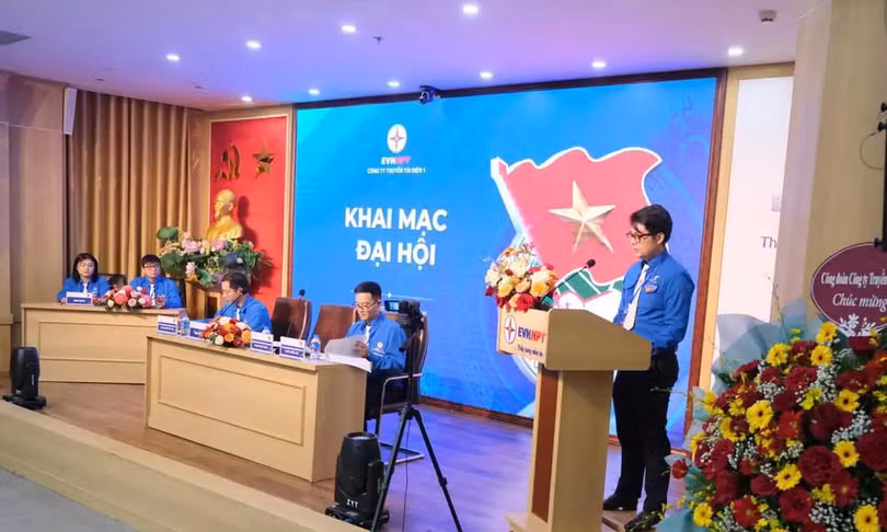 Đ/c Phan Đại Nghĩa, Bí thư Đoàn thanh niên PTC1 NK 2022-2025 đọc diễn văn khai mạc Đại hội