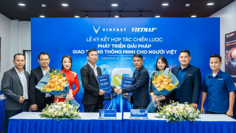 Vinfast và Vietmap ký hợp tác chiến lược, phát triển giải pháp giao thông thông minh cho người Việt