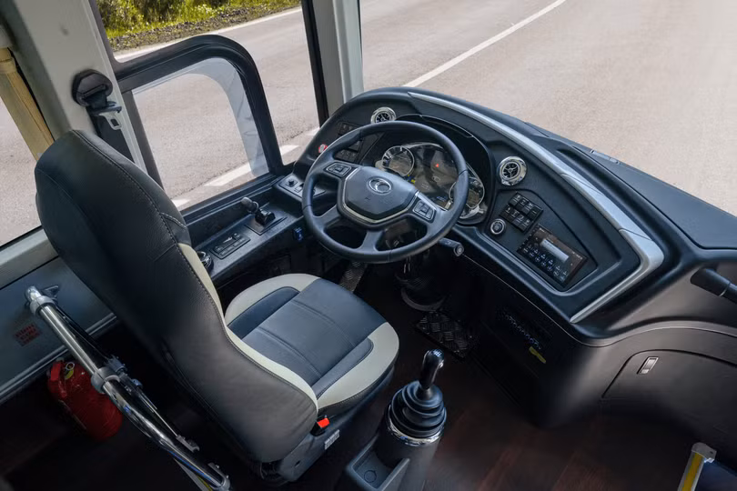 Hình 3. Khoang lái rộng rãi,tiện ích, hiện đại-min.png