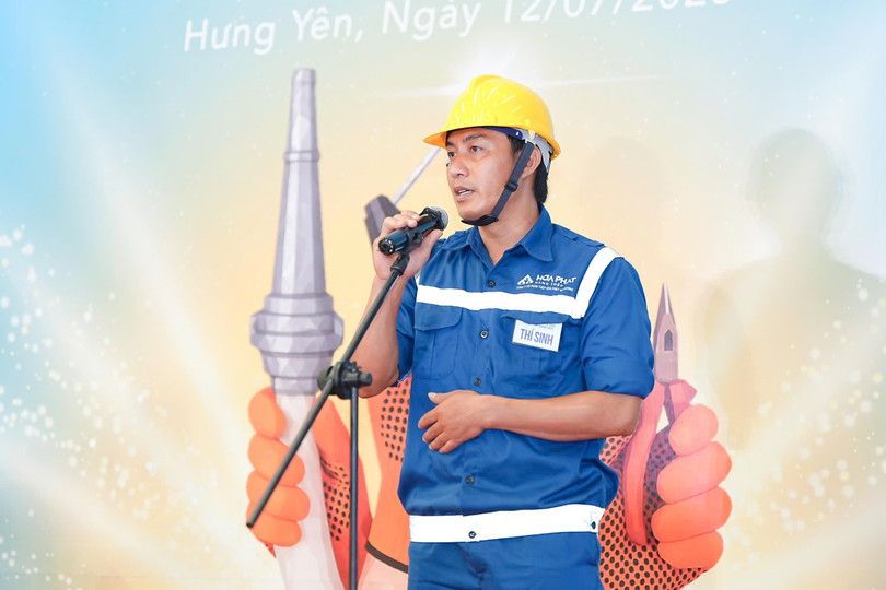 Anh Vũ Đức Thuận, Công ty Thép Hòa Phát Hải Dương đại diện cho thí sinh tham gia hội thi miền Bắc chia sẻ quyết tâm - chúng tôi sẽ nỗ lực hết mình để thể hiện tay nghề, bản lĩnh và lòng tự hào của người thợ Hòa Phát