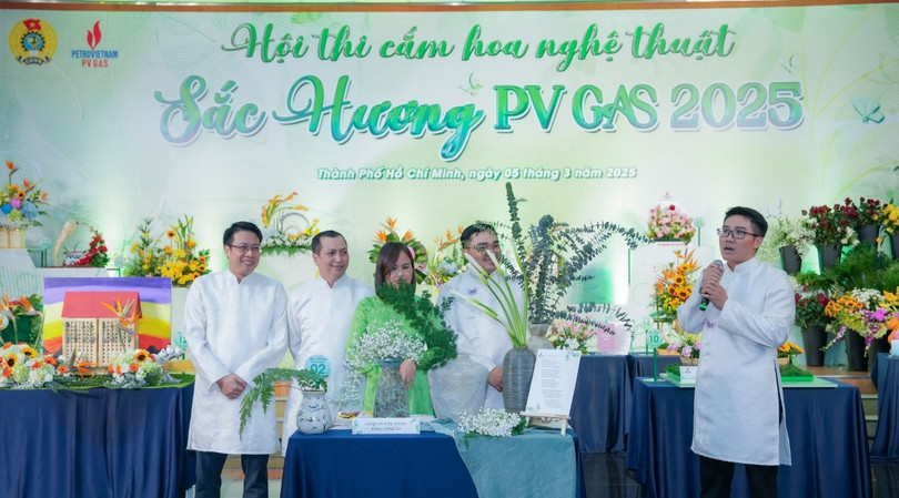 CBCNV CQĐH tham gia hội thi cắm hoa nghệ thuật