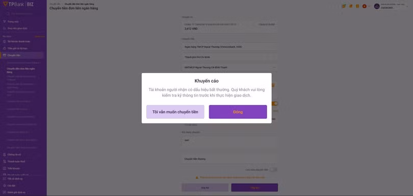 TPBank gửi khuyến cáo đến người dùng khi phát hiện tài khoản người nhận có dấu hiệu bất thường.