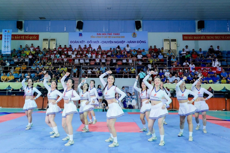 Nữ CQĐH tỏa sáng và giành giải nhất phần thi nhảy cổ động tại Đại hội thể thao PV GAS