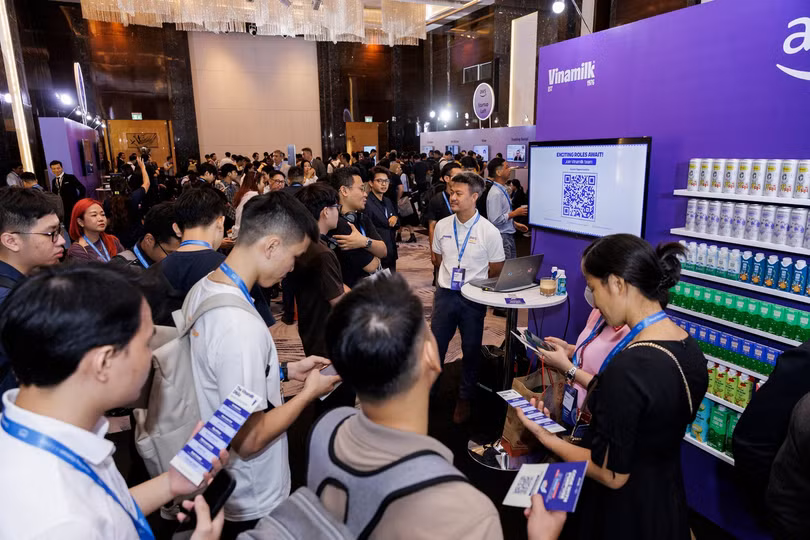 Gian hàng Vinamilk thu hút sự quan tâm của nhiều khách tham dự tại sự kiện AWS Cloud Day Việt Nam 2025 (Ảnh: AWS).