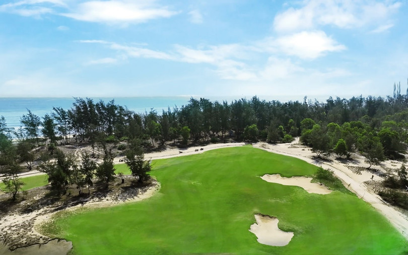 2. Hole 10 Golden Sands Golf Resort.jpg