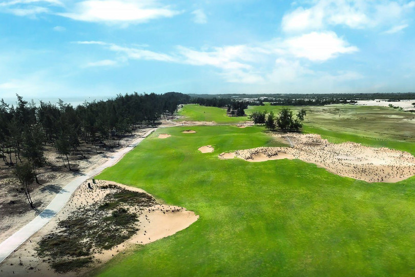 1. Hole 15 Golden Sands Golf Resort.jpg