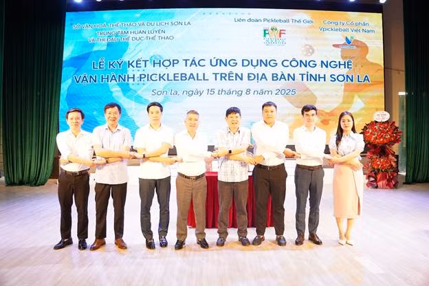 Lễ ký kết hợp tác ứng dụng công nghệ vận hành pickleball trên địa bàn tỉnh Sơn La