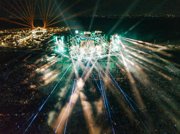 Âm thanh sống động, kết hợp cùng hiệu ứng ánh sáng hiện đại càng khiến cho TP Thiên niên kỷ T&amp;T City Millennia trở nên rực rỡ chưa từng có.