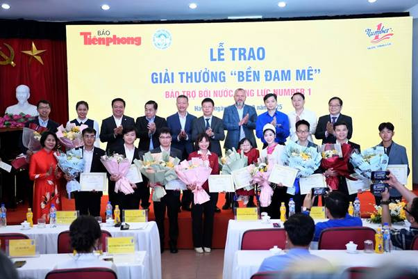 Giải thưởng “Bền Đam Mê” được trao cho 11 cá nhân và dự án xuất sắc