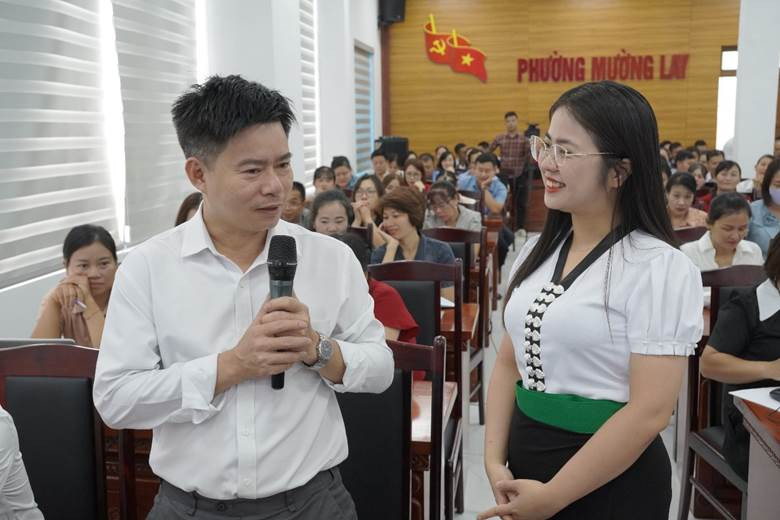 Cán bộ địa phương rất tích cực tương tác trong buổi tập huấn