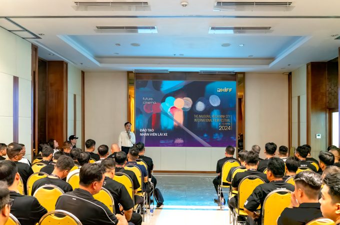 Các tài xế từ Thaco tham dự lớp tập huấn nghiệp vụ, phục vụ HIFF 2024