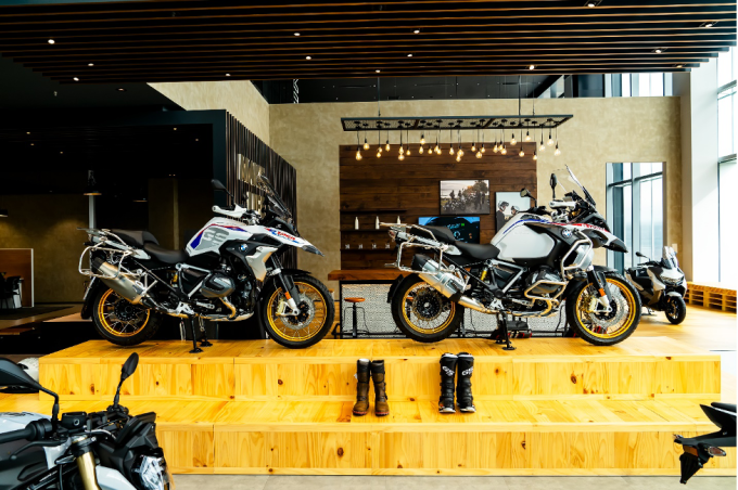 Khu vực trưng bày các dòng xe BMW Motorrad