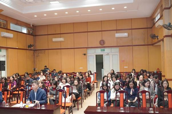 Buổi tập huấn nhận được sự tham dự đông đảo của cán bộ viên chức và giáo viên trong địa bàn