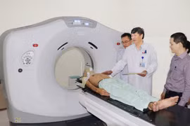 Máy xạ trị gia tốc tuyến tính tại Bệnh viện Ung bướu Nghệ An được chỉ định điều trị cho bệnh nhân ung thư. Ảnh: Bệnh viện Ung bướu Nghệ An.
