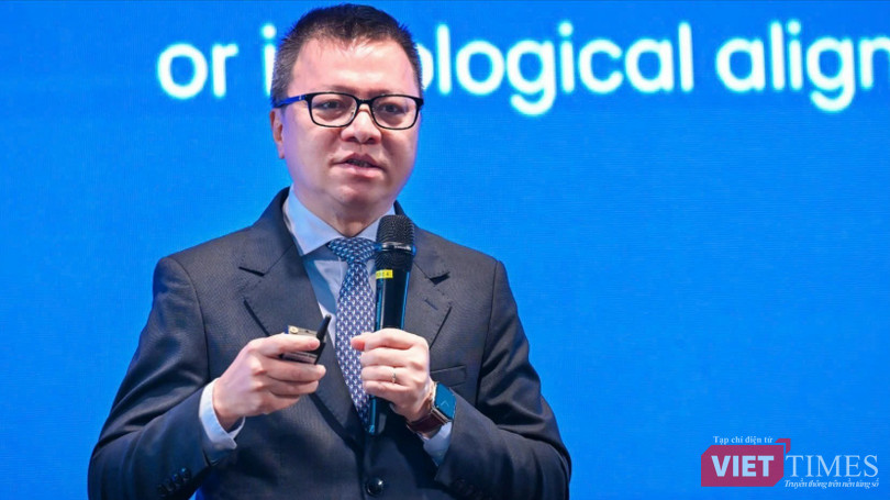 Ông Lê Quốc Minh trao đổi tại Hội thảo Internet Day 2025.