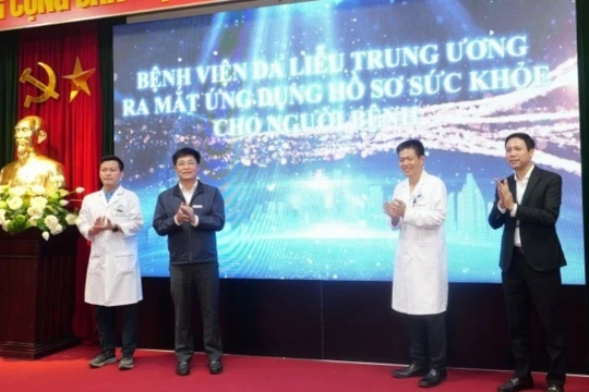 Bệnh viện đầu tiên tự xây dựng app khám bệnh