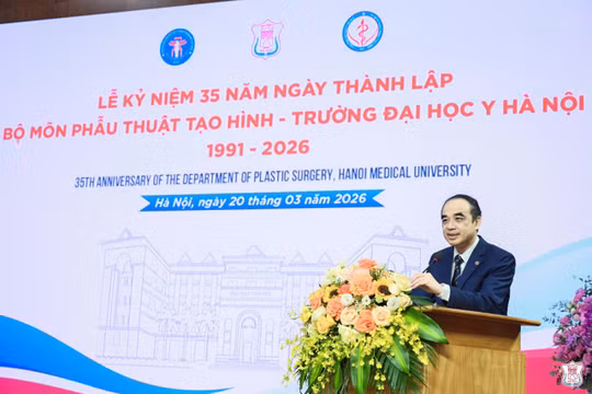 GS Nguyễn Hữu Tú đánh giá cao thành tựu của bộ môn Phẫu thuật tạo hình
