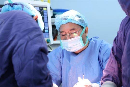 Thiếu niên 15 tuổi nát bàn tay trái vì pháo nổ, bác sĩ ra khuyến cáo