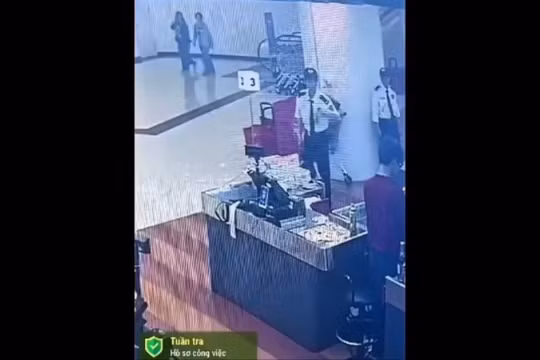 Đi siêu thị mua đồ, nữ điều dưỡng lao tới cứu người bảo vệ ngừng tim