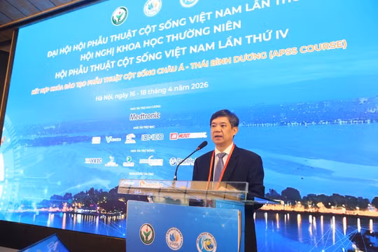 Công nghệ cao khiến phòng mổ cột sống thay đổi chóng mặt