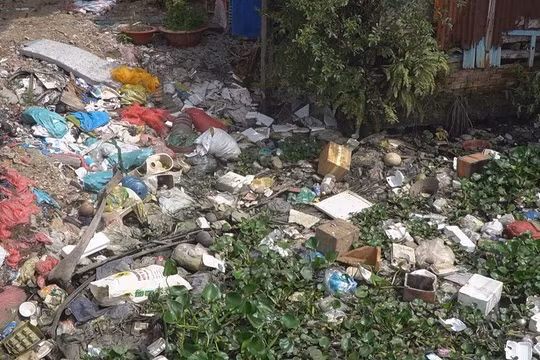 Xử lý rác thải vẫn là vấn đề "đau đầu" ở nhiều địa phương