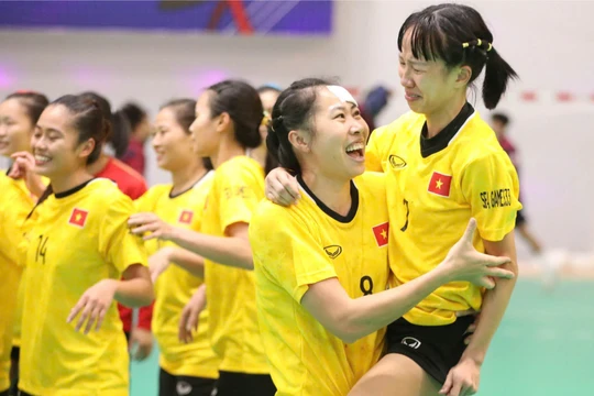 Cảm xúc vỡ òa khi tuyển bóng ném Việt Nam vô địch SEA Games 33