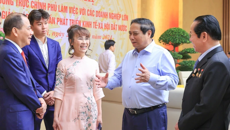 Thủ tướng Chính phủ Phạm Minh Chính với các doanh nghiệp tư nhân tiêu biểu Việt Nam tại Hội nghị của Thường trực Chính phủ với các doanh nghiệp lớn về giải pháp góp phần phát triển kinh tế - xã hội đất nước sáng 21/9/2024.
