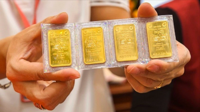 Giá vàng miếng SJC tăng vọt, người mua lãi hơn 20 triệu đồng/lượng trong 1 tháng