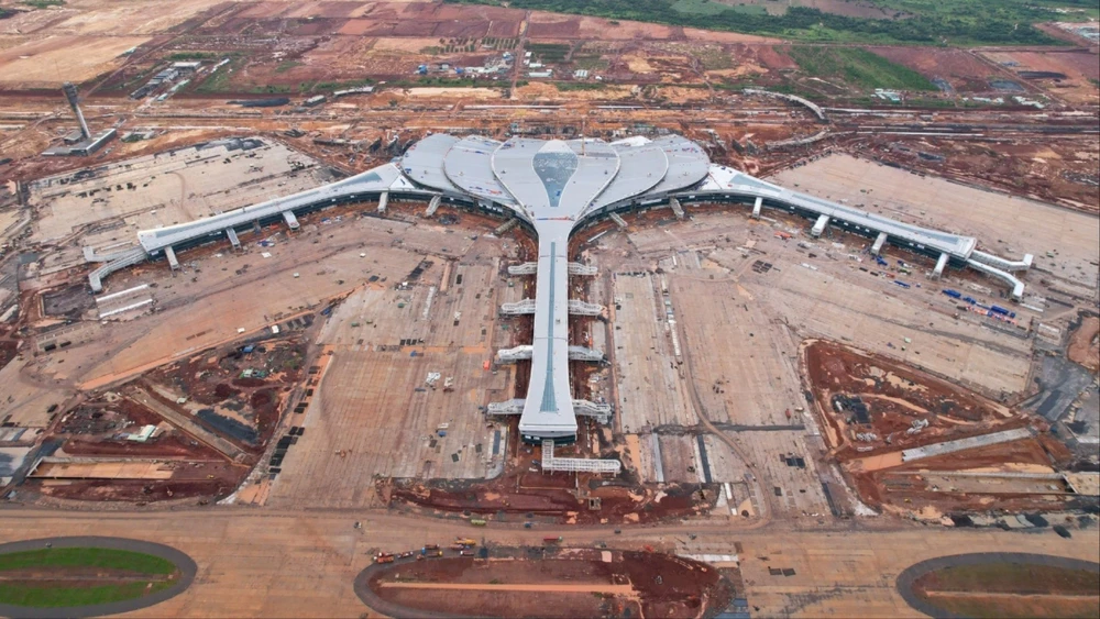 Thấy gì từ việc ACV tăng tốc rót vốn mạnh vào dự án sân bay Long Thành?