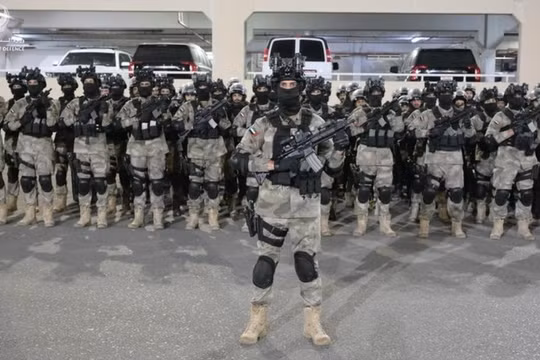 Binh sĩ UAE trong một cuộc điểm danh. Ảnh: Getty.