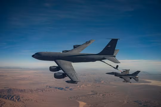 Mẫu máy bay tiếp dầu KC-135 của Mỹ. Ảnh: Getty.