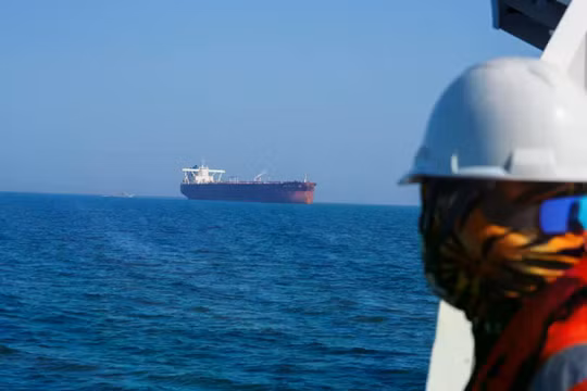 Lực lượng Vệ binh Cách mạng Iran đã nổ súng vào một tàu chở dầu gần Oman hôm 18/4. Ảnh: NYP.