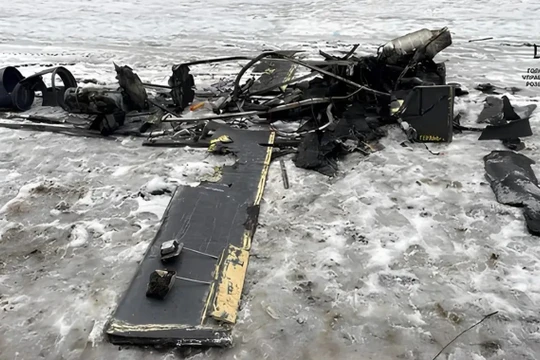 Geran-5 làm mờ ranh giới giữa máy bay không người lái và tên lửa hành trình. Trong ảnh là mảnh vỡ nghi của mẫu UAV mới. Ảnh: IE.