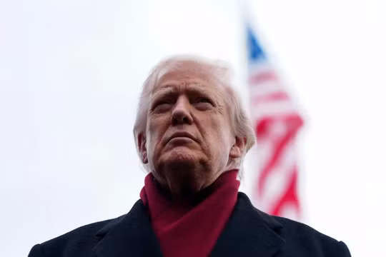 Tổng thống Mỹ Donald Trump trước lúc khởi hành đến Căn cứ Liên hợp Andrews ngày 22/11/2025. Ảnh: Reuters.