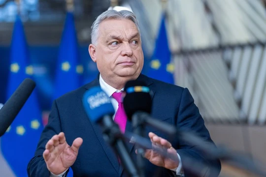 Thủ tướng Hungary Viktor Orban phát biểu trước báo chí tại Brussels, Bỉ, ngày 18/12. Ảnh: Getty.