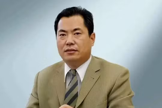 Vu Vịnh, tỷ phú Trung Quốc, vua mỏ xuất thân công nhân nhà máy giấy. Ảnh: Sohu.