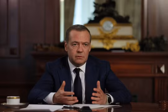 Phó Chủ tịch Hội đồng An ninh Nga Dmitry Medvedev tham dự cuộc phỏng vấn với Reuters, TASS và WarGonzo tại vùng Moscow, Nga ngày 29/1. Ảnh: Reuters.
