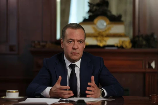 Phó Chủ tịch Hội đồng An ninh Nga Dmitry Medvedev tham dự cuộc phỏng vấn với Reuters, TASS và WarGonzo tại vùng Moscow, Nga ngày 29/1. Ảnh: Reuters.