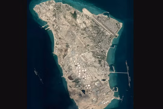 Ảnh vệ tinh cho thấy đảo Kharg của Iran vào ngày 11/3, trước khi Mỹ tiến hành các cuộc tấn công vào đảo. Ảnh: Airbus.