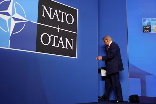 Tổng thống Mỹ Donald Trump rời đi sau cuộc họp báo tại hội nghị thượng đỉnh NATO ở The Hague, Hà Lan, ngày 25/6/2025. Ảnh: Reuters.