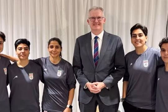 5 thành viên của đội tuyển bóng đá nữ Iran tham dự Cúp Bóng đá châu Á tại Australia đã được cấp thị thực nhân đạo. Ảnh: Getty.