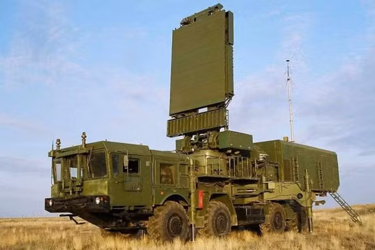 Radar tầm xa 96L6 mới được Belarus triển khai. Ảnh: MW.