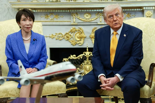 Tổng thống Mỹ Donald Trump gặp Thủ tướng Nhật Bản Sanae Takaichi hôm 19/3. Ảnh: Reuters.