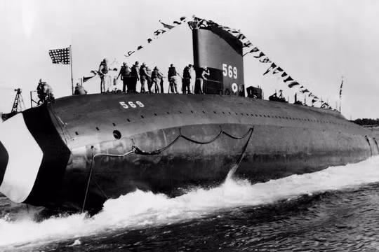 Tàu USS Albacore, với thân tàu hình giọt nước, được cho là đã đạt tốc độ dưới nước 33 hải lý/giờ (61 km/giờ; 38 dặm/giờ). Ảnh: Wiki.